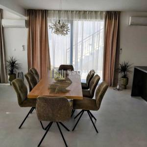 ŠOLTA Urbana luksuzna villa uz more - 237m2