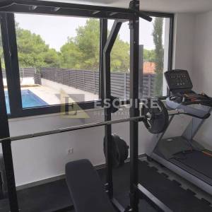 ŠOLTA Urbana luksuzna villa uz more - 237m2