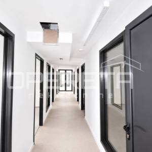 Split 3 – poslovni prostor 940 m2 s 22 ureda i portirnicom