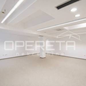 Split 3 – poslovni prostor 940 m2 s 22 ureda i portirnicom