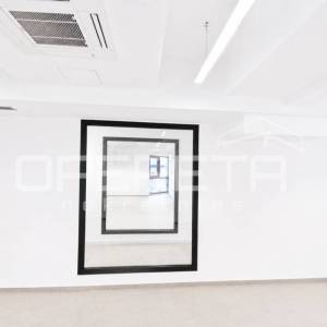 Split 3 – poslovni prostor 940 m2 s 22 ureda i portirnicom
