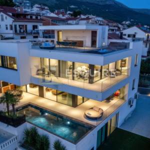 SPLIT - Ekskluzivna vila s pogledom na more