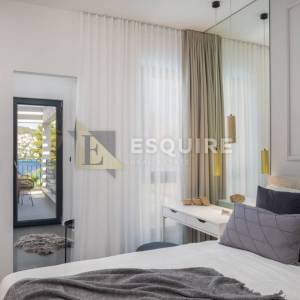 SPLIT Luksuzna vila 2. red uz pješćanu plažu