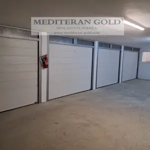 Split, Mejaši, nova stambena zgrada, prodaje se garaža