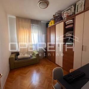 Split, Sukoišan, Orine zgrade, komforan dvosoban s 2 WC-a, garažno mjesto