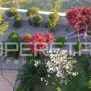 Split,Žrnovnica- predivna kuća s  pogledom i mediteranskim ugođajem