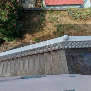 Stan 72m2 sa dva balkona i parlingom
