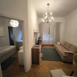 Stan 72m2 za najam adaptiran 3 sobni blizina ekon. i veter. fakulteta