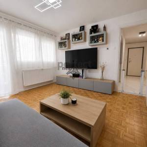 Velika Gorica-Podbrežnica, uređen 3-sobni stan 68m2, spremište