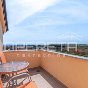 Stan s panoramskim pogledom prema moru i okolici, Ližnjan