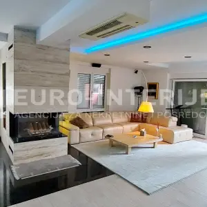 Stan Stenjevec, atraktivan dizajnerski Penthouse pov. 135 m² + terasa