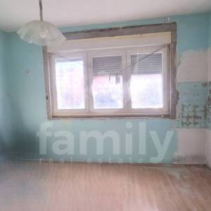 STAN ZA RENOVACIJU NA VEOMA MIRNOJ LOKACIJI
