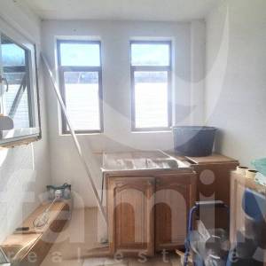 STAN ZA RENOVACIJU NA VEOMA MIRNOJ LOKACIJI