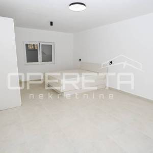 Stara Novalja  - 6 etažiranih apartmana prvi red do mora
