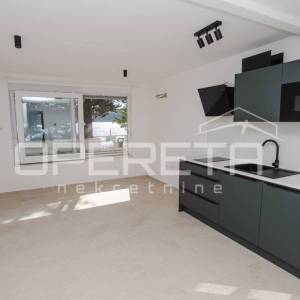 Stara Novalja  - 6 etažiranih apartmana prvi red do mora