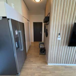 Stara Novalja: trosobni apartman+2 PM! 30m do mora