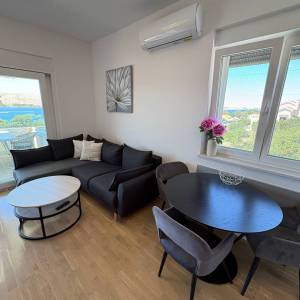 Stara Novalja: trosobni apartman+2 PM! 30m do mora
