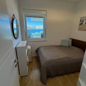 Stara Novalja: trosobni apartman+2 PM! 30m do mora
