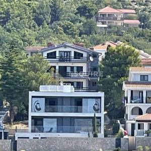 STARIGRAD - PAKLENICA - Kuća, drugi red do mora - 695m2