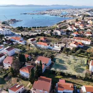 SUKOŠAN - Atraktivno građevisko zemljište, blizina mora - 1348m2