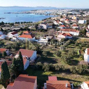 SUKOŠAN - Atraktivno građevisko zemljište, blizina mora - 1348m2