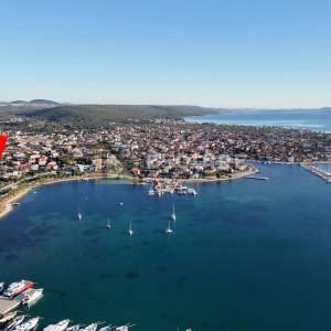 SUKOŠAN - Atraktivno građevisko zemljište, blizina mora - 1348m2