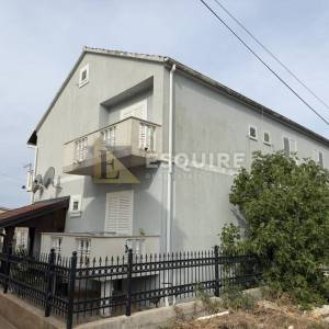 SUKOŠAN . dvosoban namješten uređen apartman na 1. katu!!!