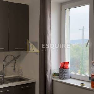 SUKOŠAN . dvosoban namješten uređen apartman na 1. katu!!!