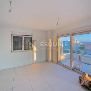 SUKOŠAN - Dvosoban penthouse S5, izlaz iz stana na krovnu terasu - 92m2!