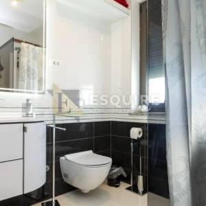 SUKOŠAN - Kuća sa tri stana ukupne stambene površine - 345m2