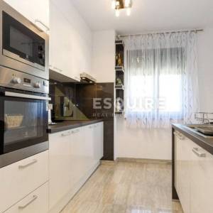 SUKOŠAN - Kuća sa tri stana ukupne stambene površine - 345m2