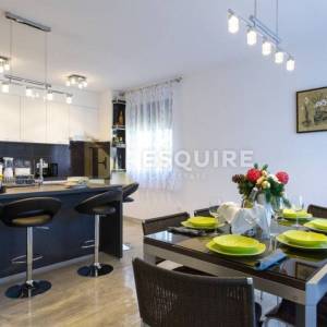 SUKOŠAN - Kuća sa tri stana ukupne stambene površine - 345m2
