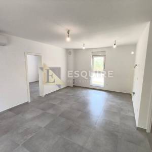 SUKOŠAN - Trosoban stan u prizemlju S2 samo 60m od mora - 91m2