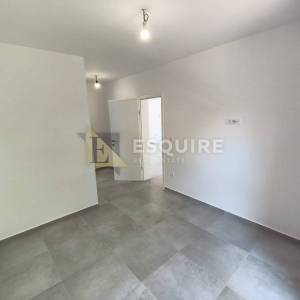 SUKOŠAN - Trosoban stan u prizemlju S2 samo 60m od mora - 91m2