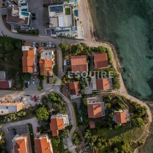 SUKOŠAN - Trosoban stan u prizemlju S2 samo 60m od mora - 91m2