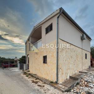 SV. FILIP I JAKOV - Kuća katnica s pogledom na more - 165m2