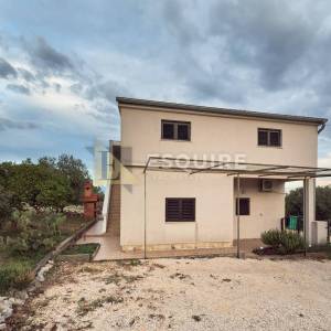SV. FILIP I JAKOV - Kuća katnica s pogledom na more - 165m2