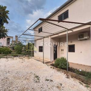 SV. FILIP I JAKOV - Kuća katnica s pogledom na more - 165m2