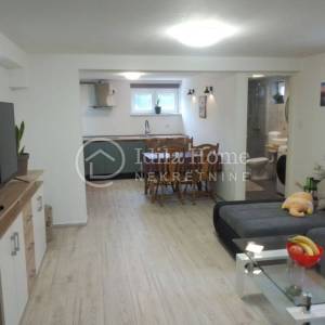Sveta Nedelja/ Bestovje/četverosobni stan u kući 100,00 m2/ NAJAM
