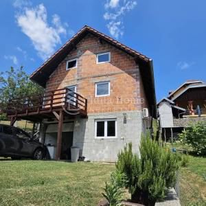 Sveta Nedelja/SVETONEDELJSKI BREG/kuća za život ili investiciju/POVOLJNO!