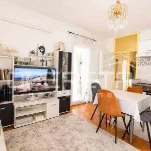 Svijetao 1S+DB s lođom | 12. kat | 40 m² | Dva lifta