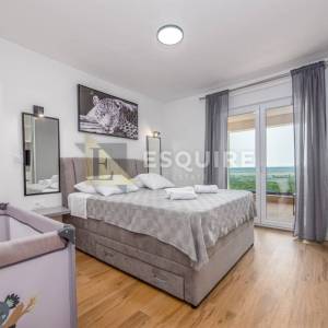 TINJ - LUKSUZNA VILLA s velikom okucnicom
