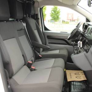 Toyota Proace 1.5D Business *NAVIGACIJA*