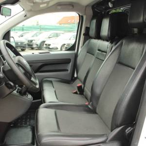 Toyota Proace 1.5D Business *NAVIGACIJA*