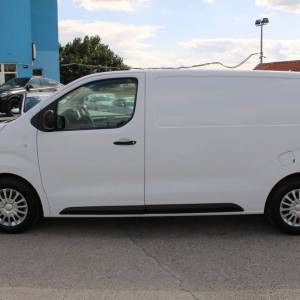 Toyota Proace 1.5D Business *NAVIGACIJA*