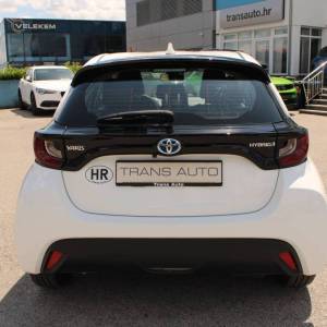Toyota Yaris 1.5 Hybrid AUTOMATIK *NAVIGACIJA, KAMERA*