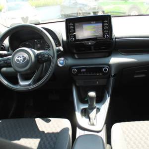 Toyota Yaris 1.5 Hybrid AUTOMATIK *NAVIGACIJA, KAMERA*