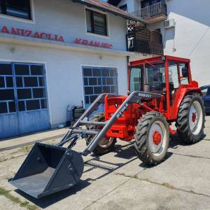 Traktor Renault 551-4 sa utovarivačem