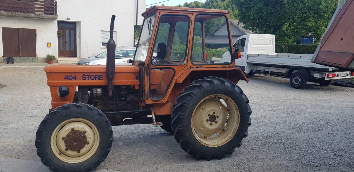 Traktor ŠTORE 404
