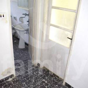 TRI KAMENE KUĆE SA PROSTRANOM GRAĐEVINSKOM OKUĆNICOM